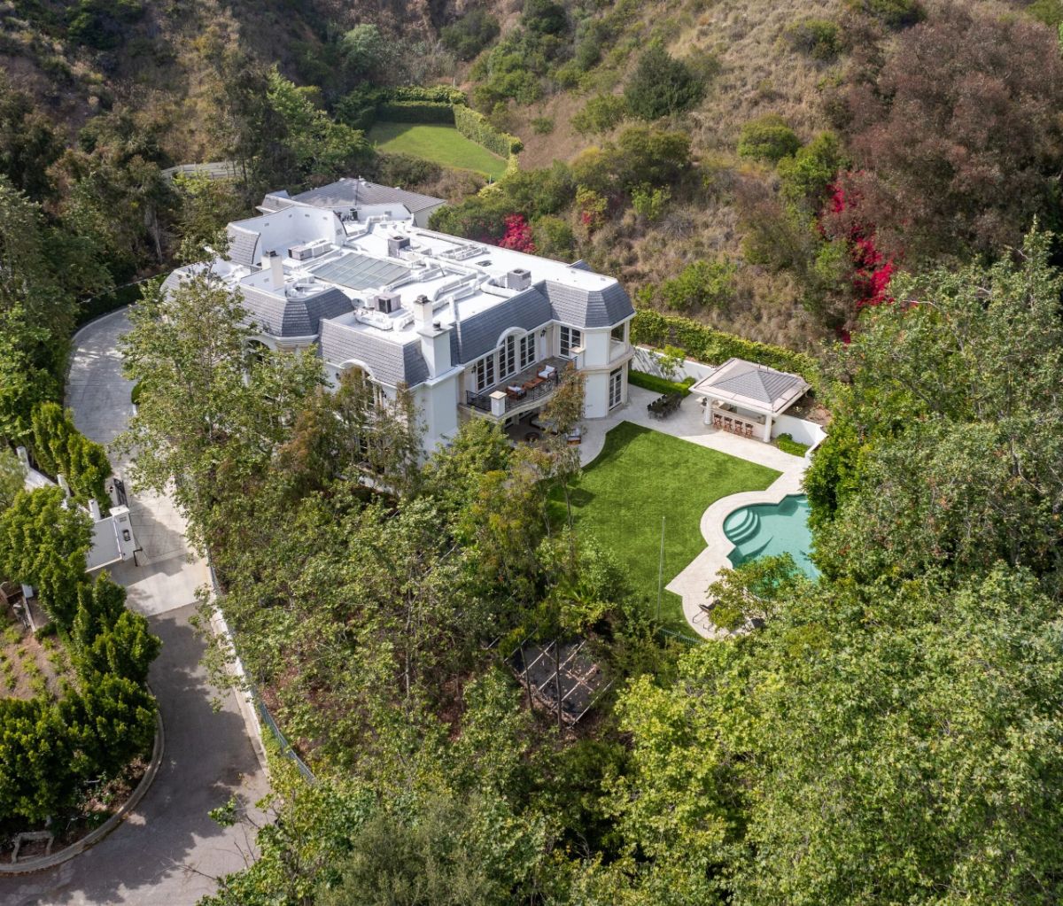 10509 Vestone Way, Los Angeles, CA 90077