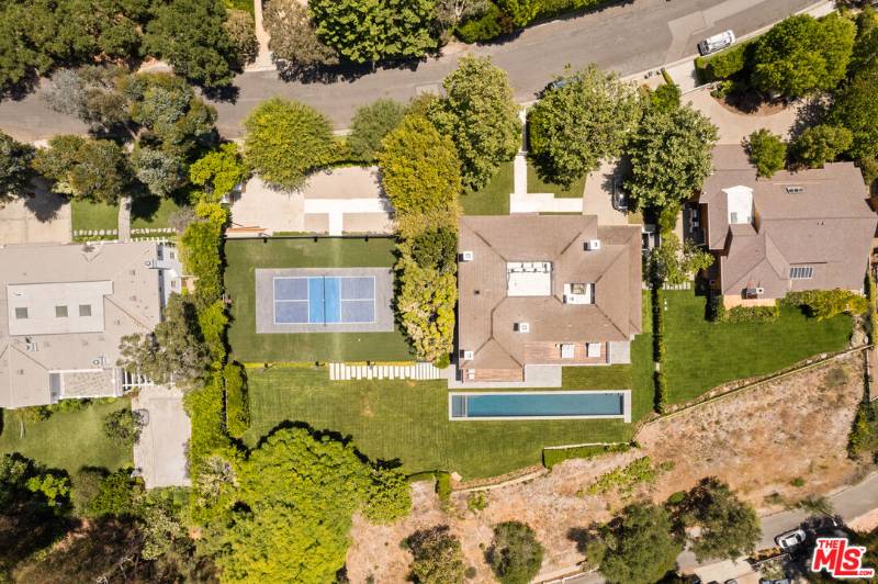 525 Spoleto Dr, Pacific Palisades, CA 90272