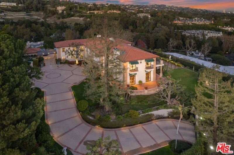 642 Siena Way, Los Angeles, CA 90077