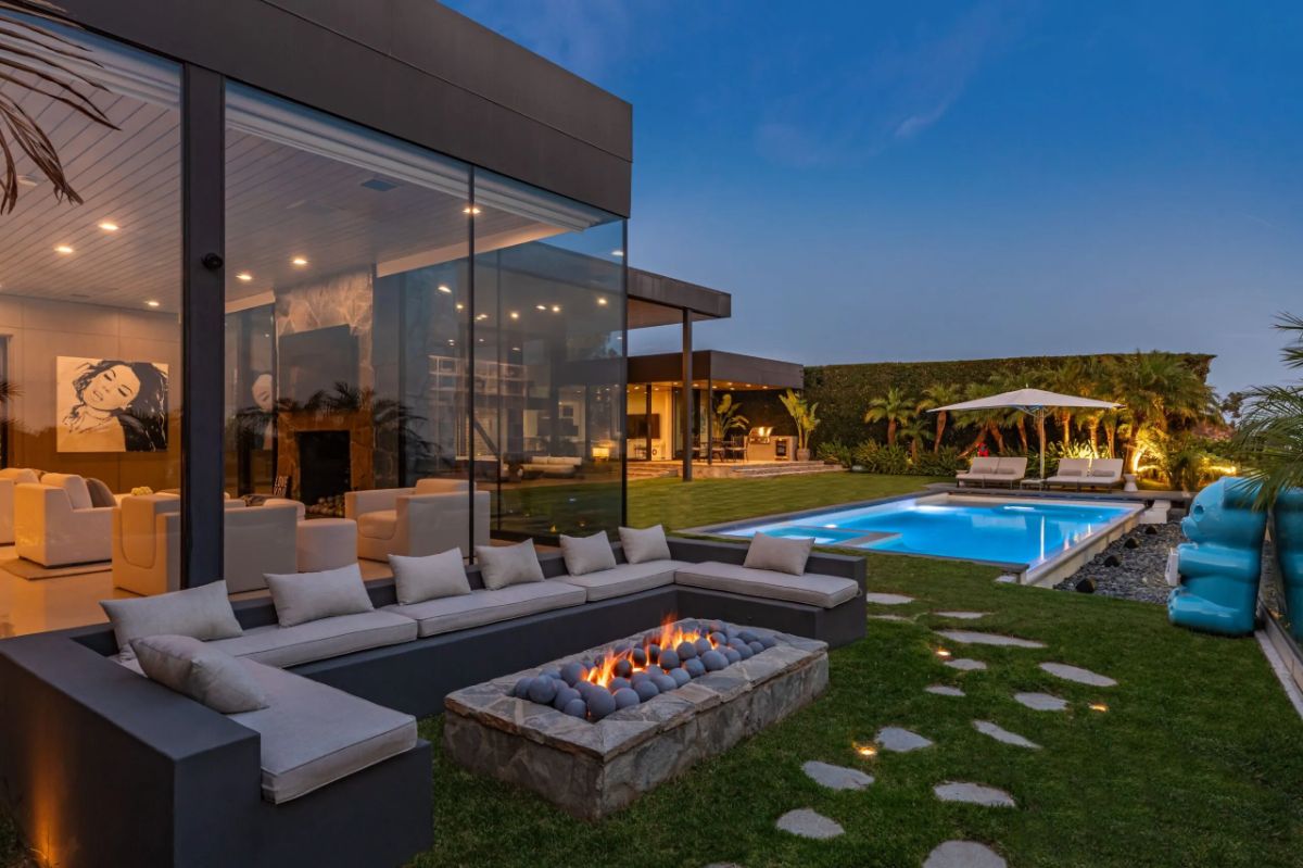 630 Clinton Pl, Beverly Hills, CA 90210