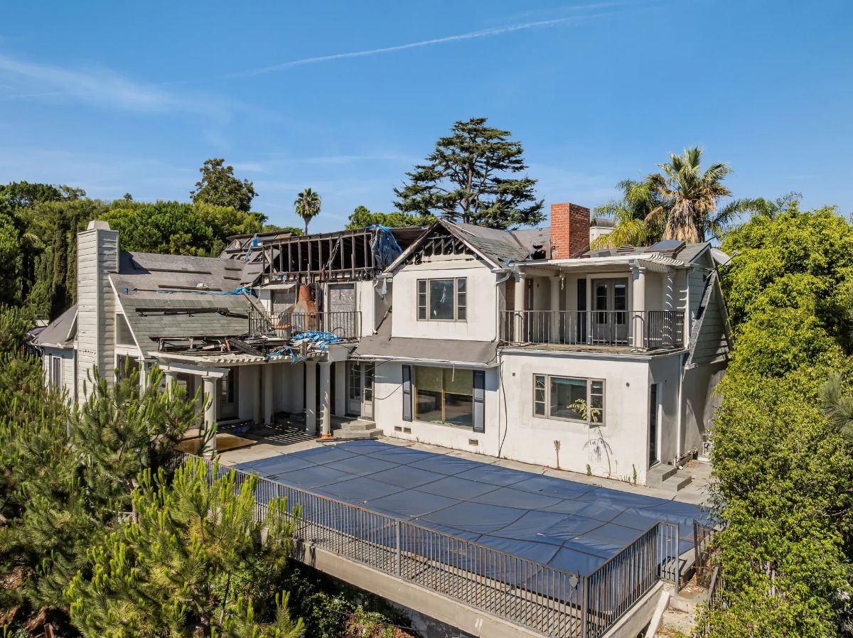 991 Bel Air Rd, Los Angeles, CA 90077