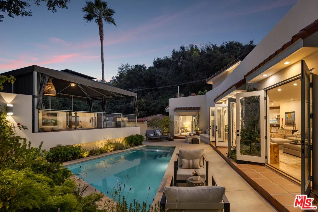 8701 Wonderland Park Ave, Los Angeles, CA 90046