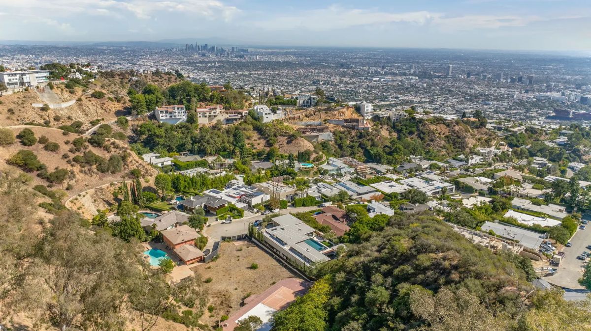 1865 Marcheeta Pl, West Hollywood, CA 90069