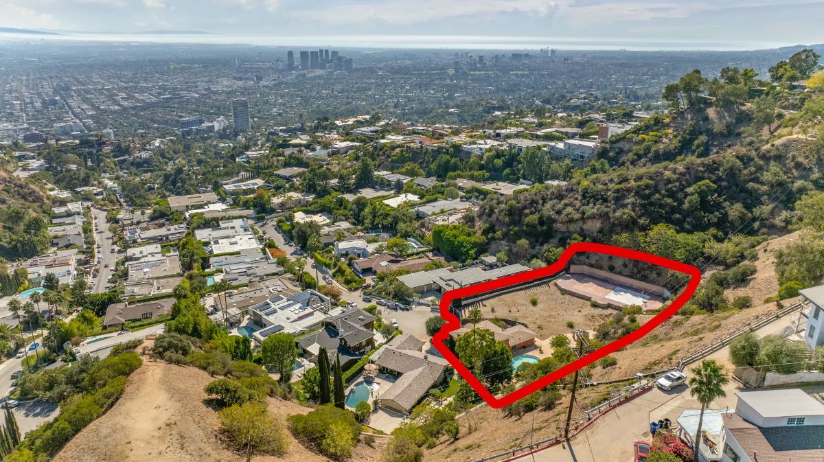 1871 Marcheeta Pl, Los Angeles, CA 90069