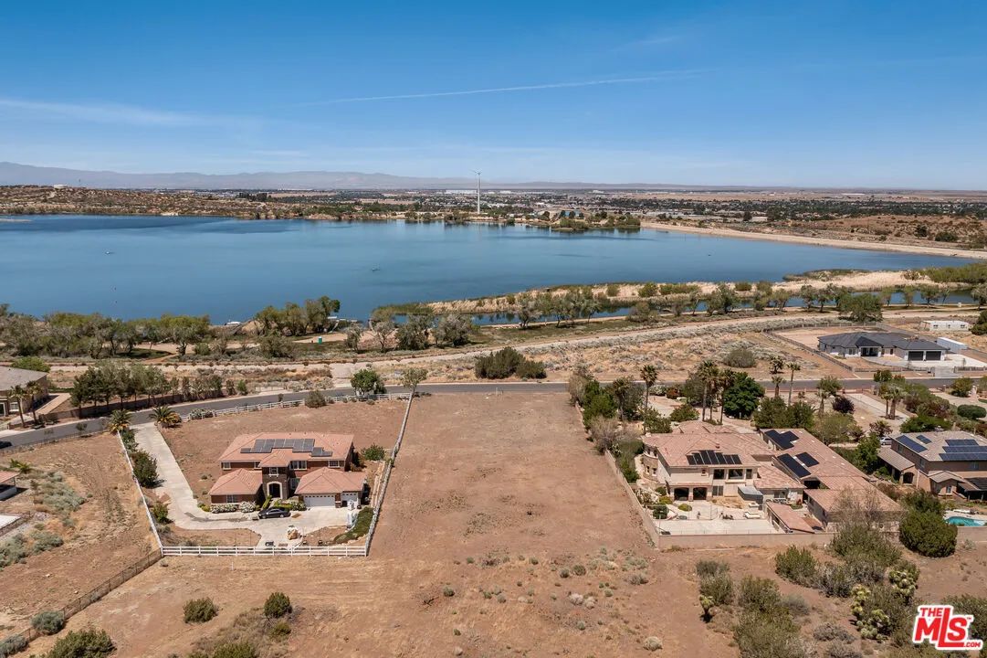 502 E Lago Lindo Rd, Palmdale, CA 93550