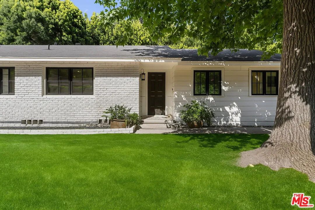 1450 N Bundy Dr, Los Angeles, CA 90049