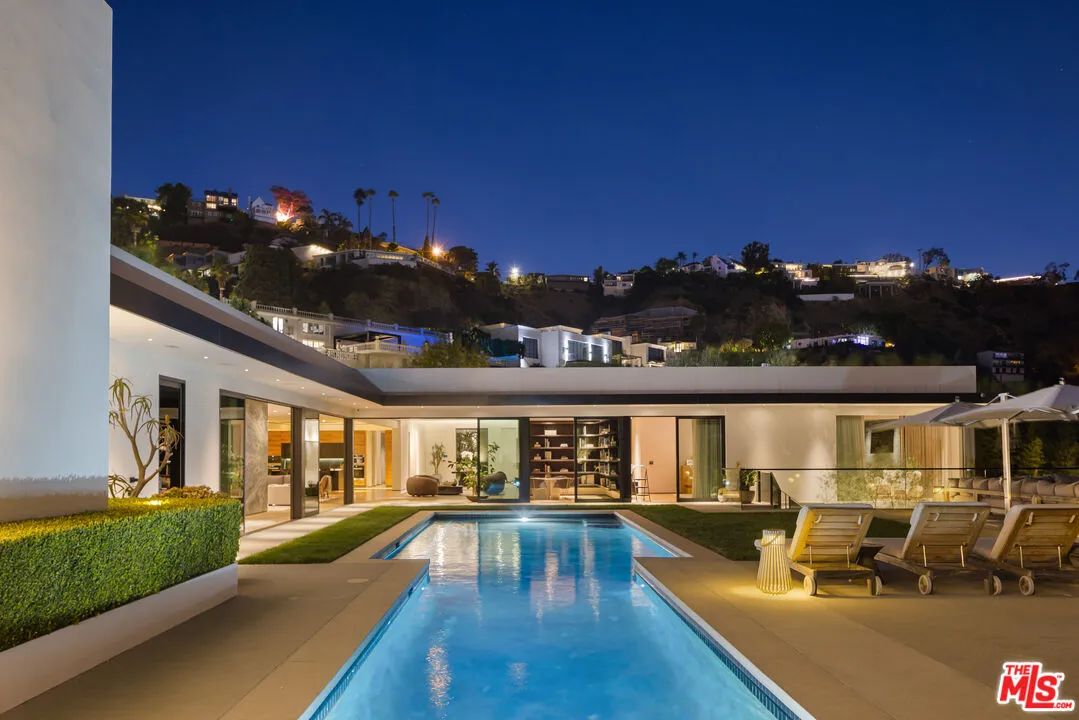 1877 Rising Glen Rd, Los Angeles, CA 90069