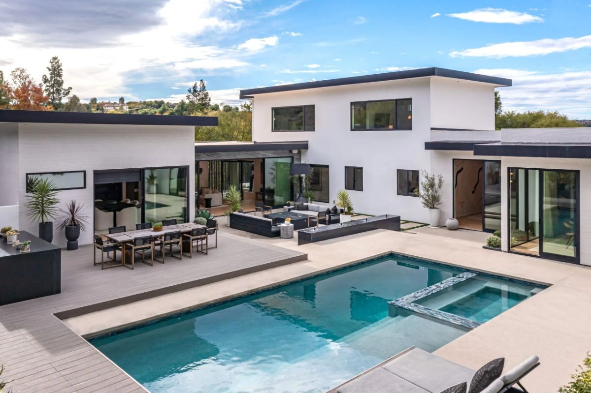 9455 Eden Dr, Beverly Hills, CA 90210