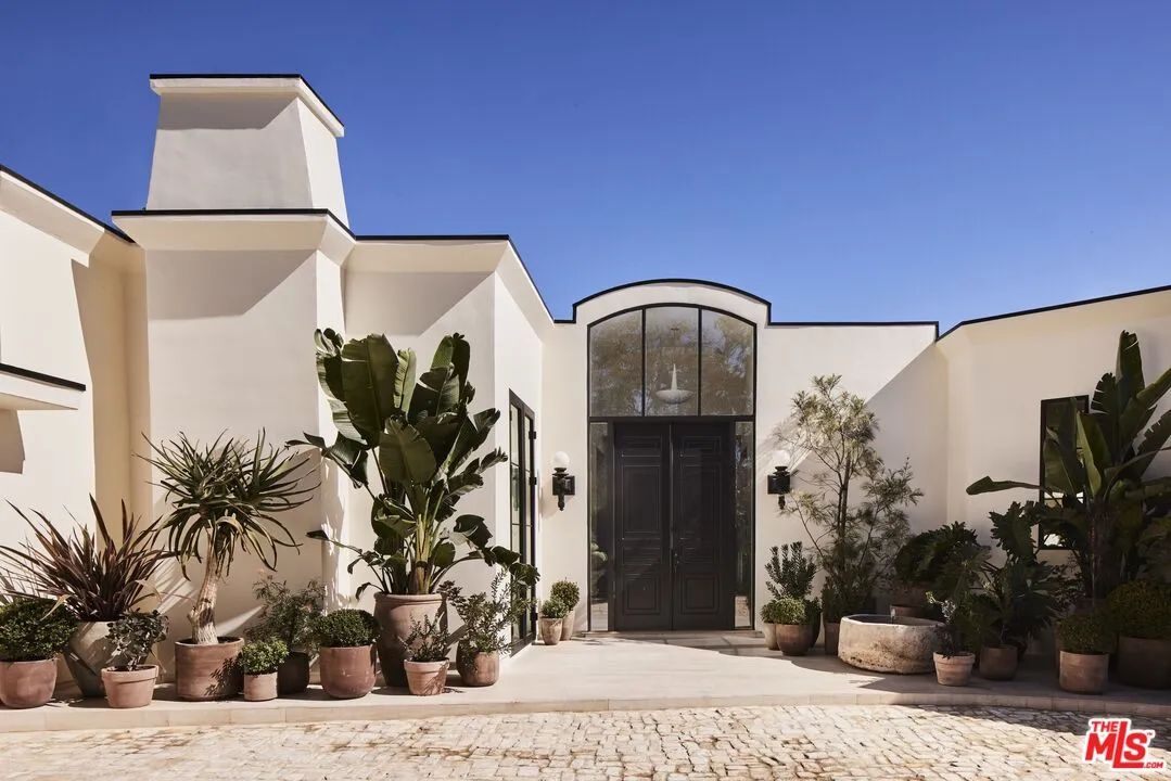 9100 Cordell Dr, Los Angeles, CA 90069