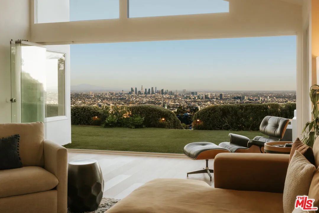 2669 Larmar Rd, Los Angeles, CA 90068