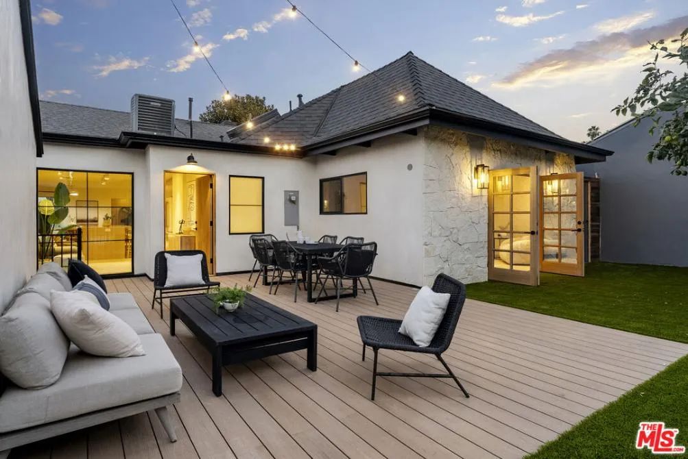 3841 S Redondo Blvd, Los Angeles, CA 90008