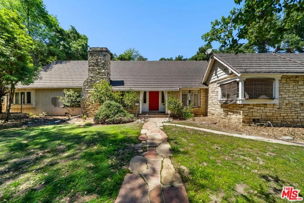 16055 Woodvale Rd, Los Angeles, CA 91436