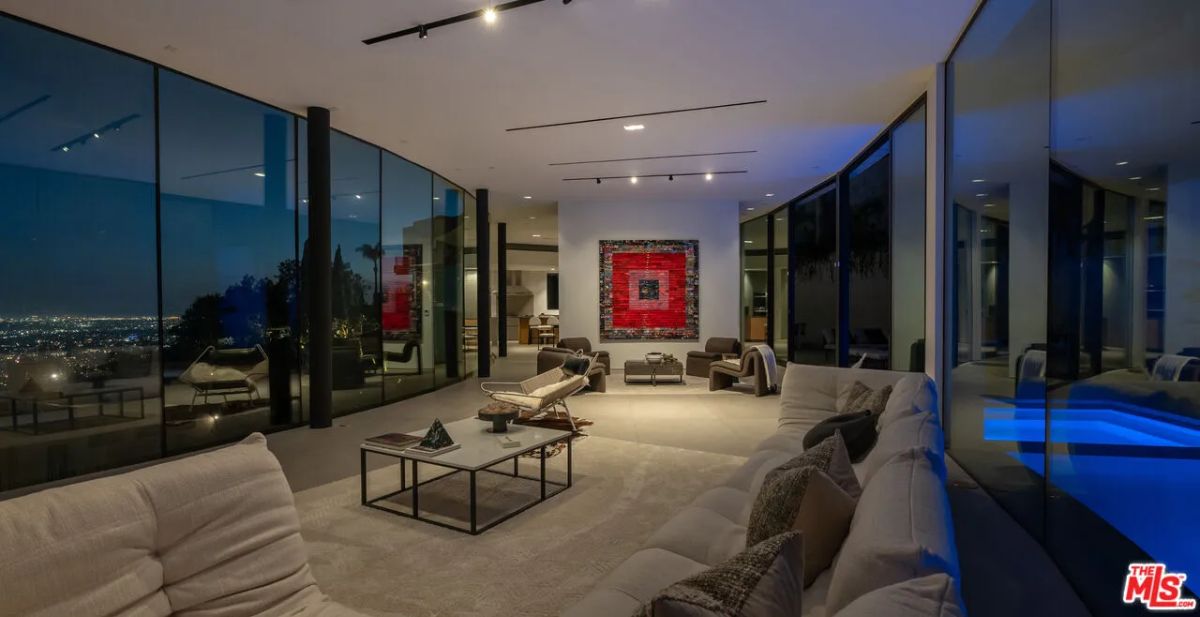 9277 Thrush Way, West Hollywood, CA 90069