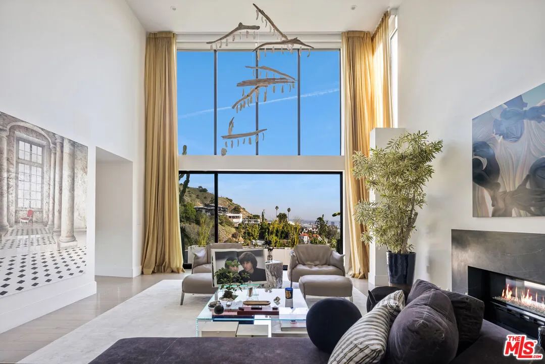 8080 Laurel View Dr, Los Angeles, CA 90069