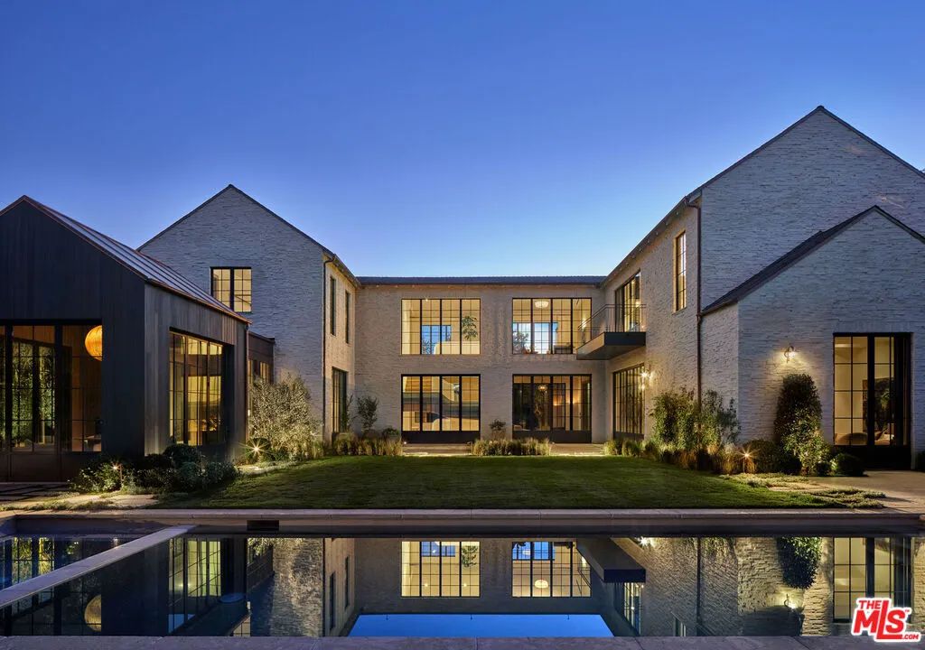 694 N Tigertail Rd, Los Angeles, CA 90049