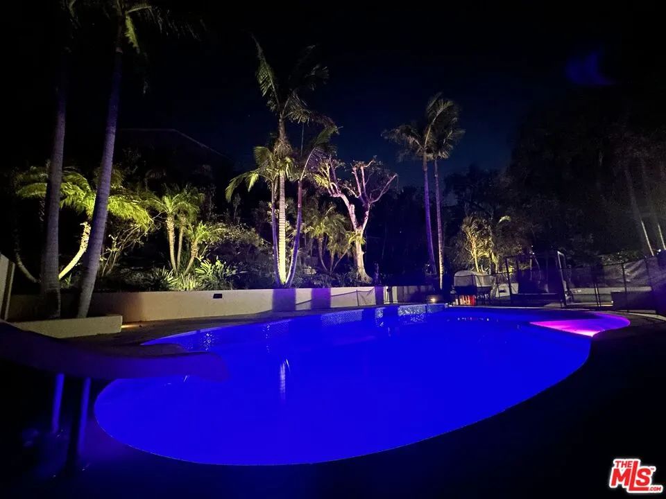 1341 Charmel Pl, Pacific Palisades, CA 90272