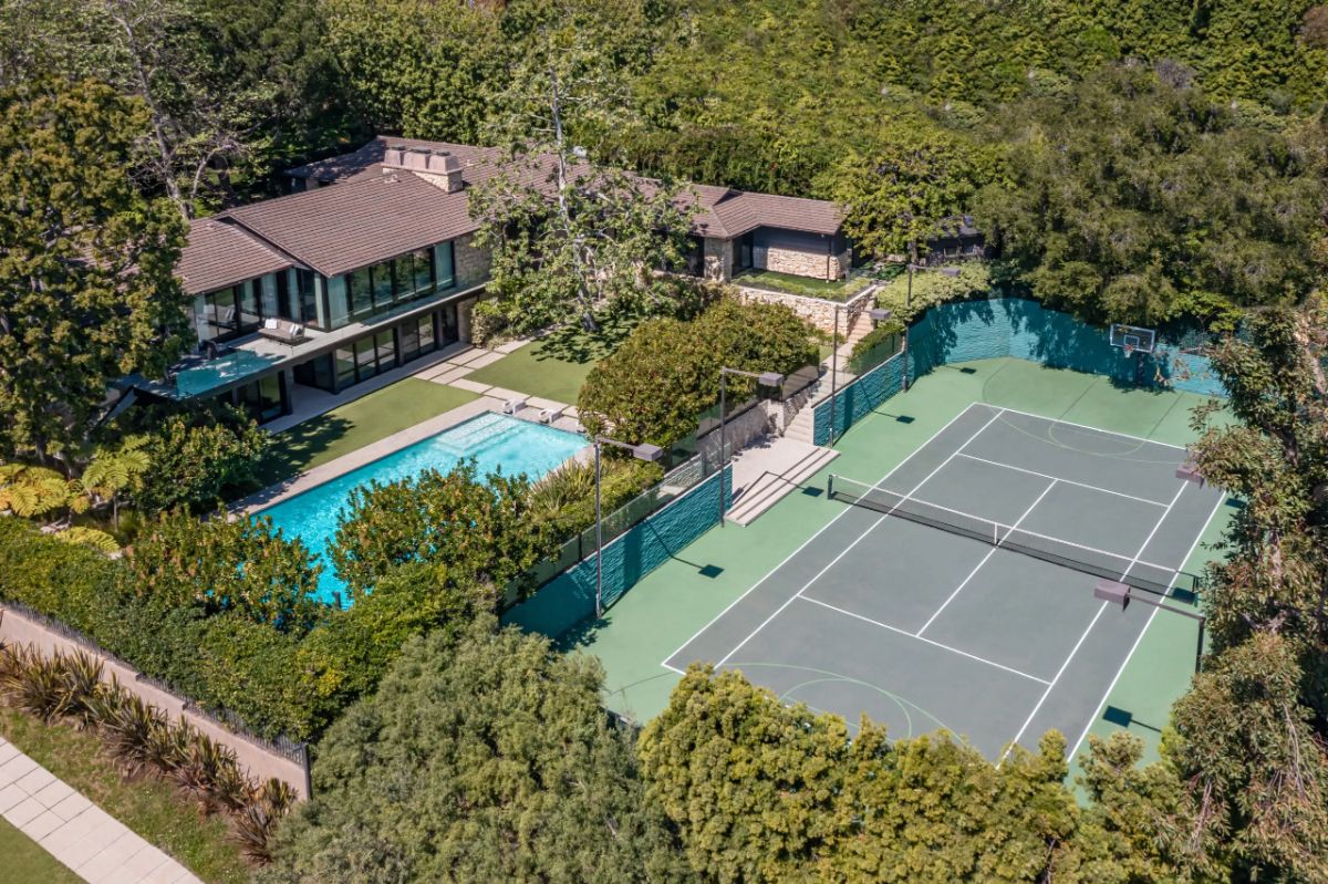 400 Toyopa Dr, Pacific Palisades, CA 90272